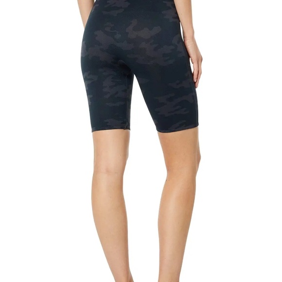 Spanx Biker Shorts Black/Gray Camo - Picture 4 of 5